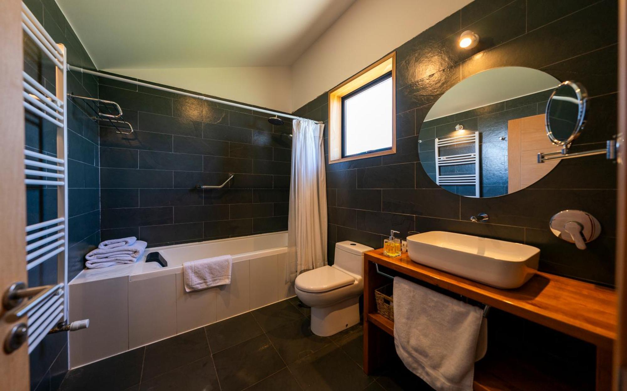 Line Hotel Patagonia Пуерто-Наталес Екстер'єр фото